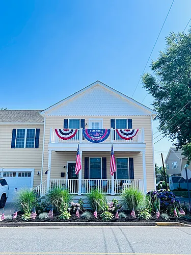 182 Revolution St #ABOVE THE GARAGE Photo 1