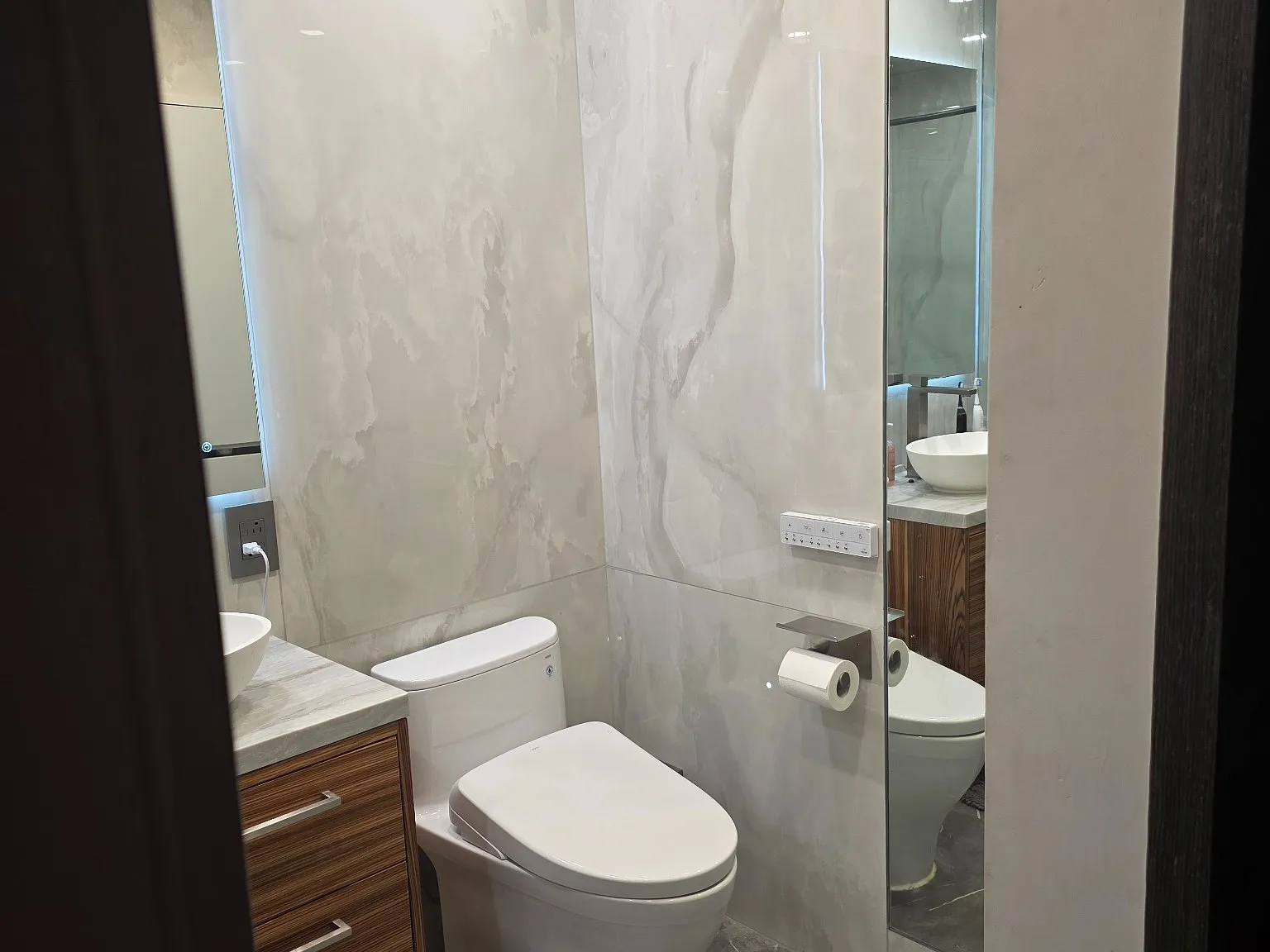 Studio, 700 sqft, $2,950 — Photo 4