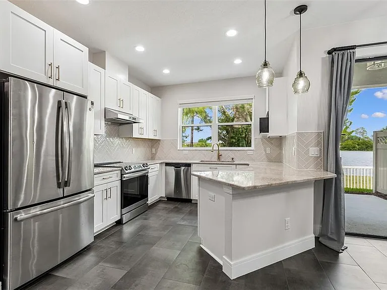 9210 Fox Sparrow Rd — Photo 2
