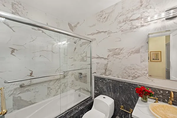 Sold by Sotheby's International Realty | media 9