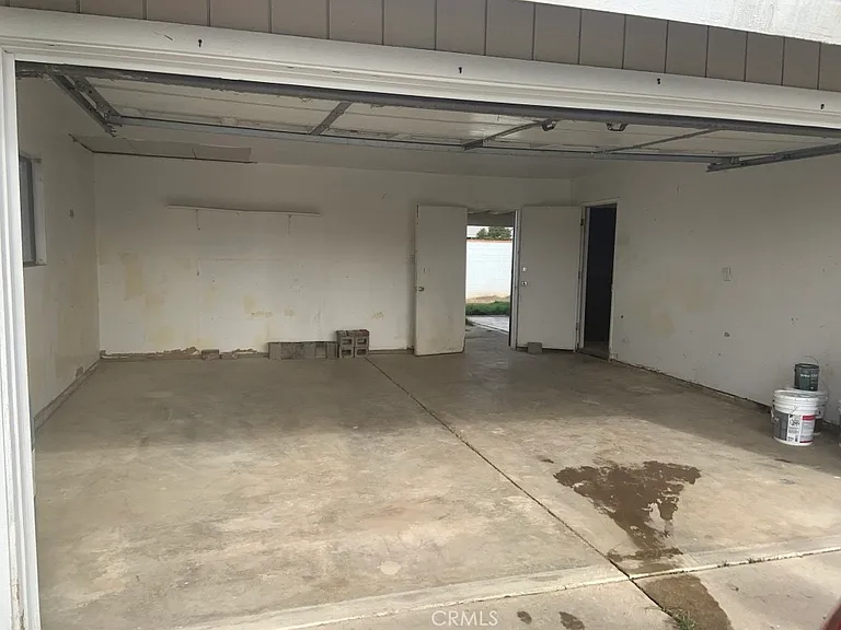 922 E Elm Ave — Photo 25