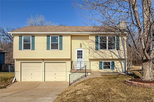 1st image of 1828 Gates Dr W
