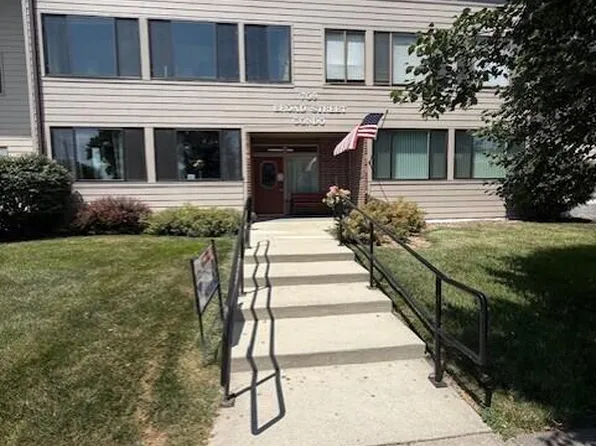 709 Broad St APT 6, Story City, IA 50248