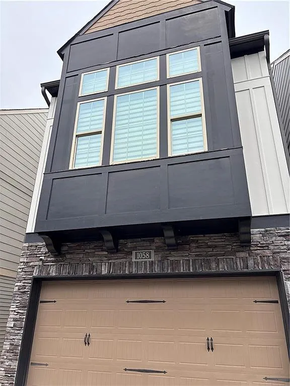 3 bed, 3.0 bath, 1793 sqft, $3,800 — Photo 2