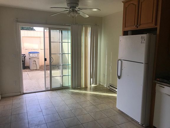 3rd image of 2158 Luz Ave