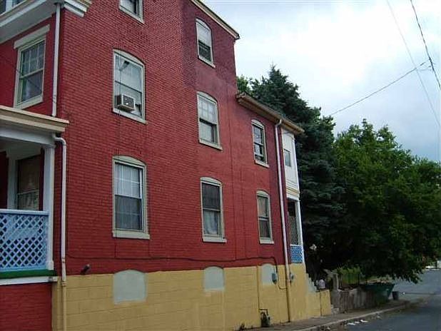 2nd image of 417 Woodbine St