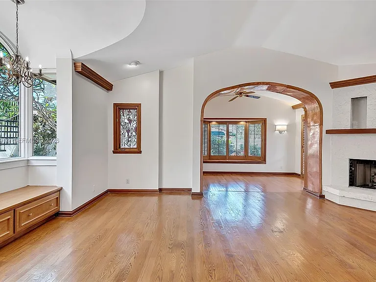 325 Bontona Ave — Photo 10