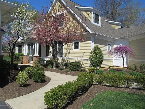 2nd image of 62 Thornbrooke Dr