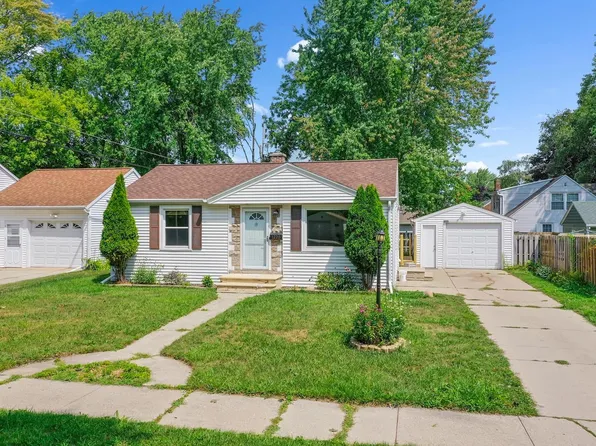 1220 8th St, Green Bay, WI 54304
