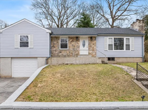 134 Gallivan Lane, Montville, CT 06382