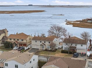 3094 Riverside Dr, Wantagh, NY 11793