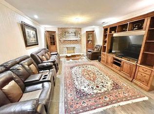 22 Waltham Cres #BASEMENT, Richmond Hill, ON L4B1Z2