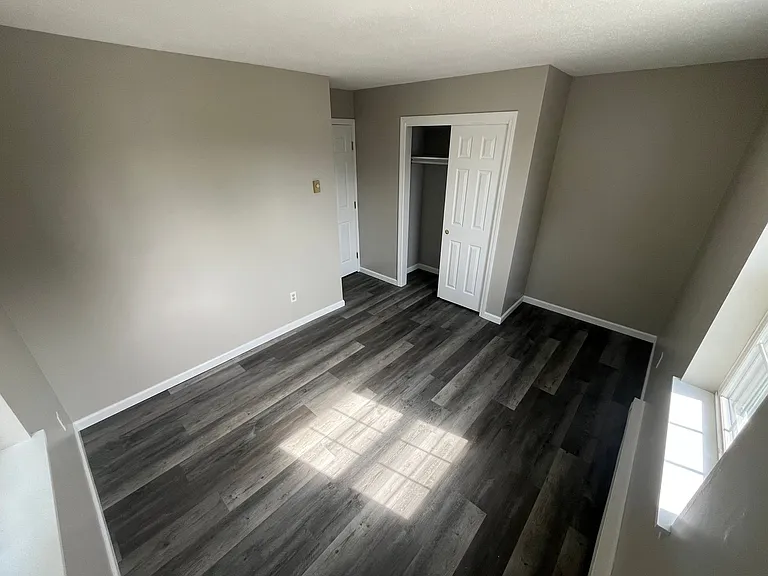 96 Maple St — Photo 9