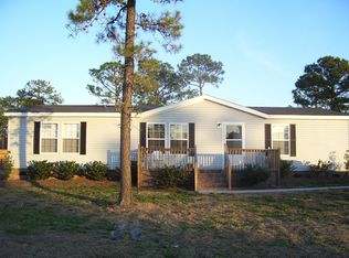 115 S Queens St, Hubert, NC 28539