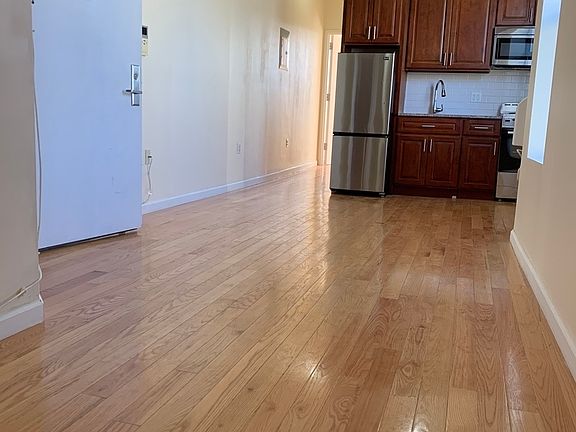 2nd image of 53 Graham Ave #5