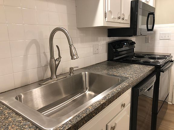 4th image of 7214 E Powell Ave
