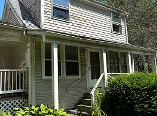 1057 N Pleasant St #B, Amherst, MA 01002