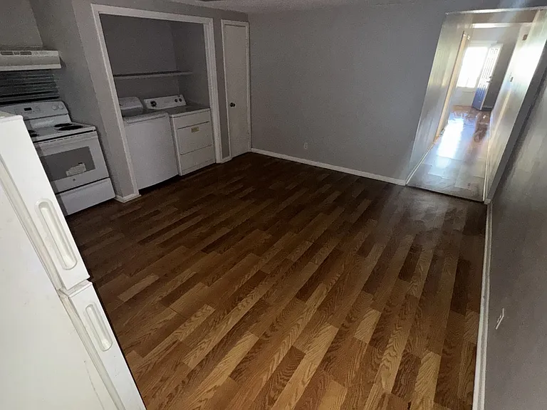 902 Erion St #B — Photo 2
