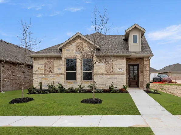 2821 Livestock Dr, Midlothian, TX 76065