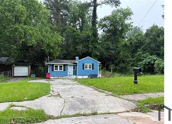 3 bed, 1332 sqft, $1,350 — Photo 2