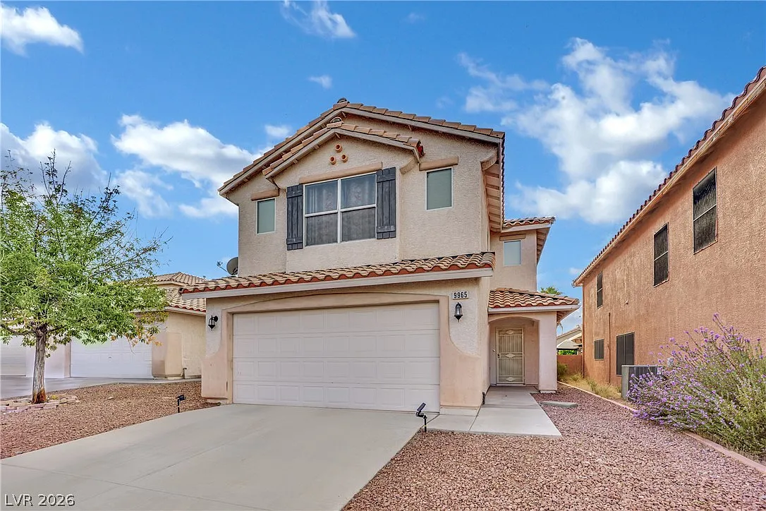 3 bed, 2.5 bath, 2065 sqft, $2,100 — Photo 2
