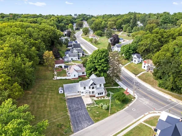 505 Galena St, Darlington, WI 53530