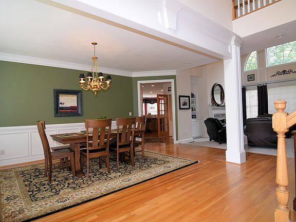 Formal Dining room seats 12+