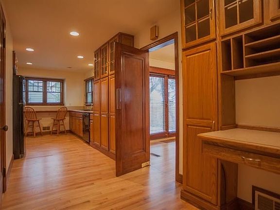 2nd image of 1434 E Park Pl