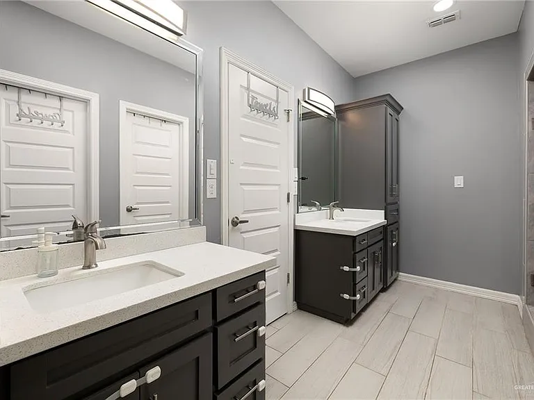 1332 Middle St — Photo 11