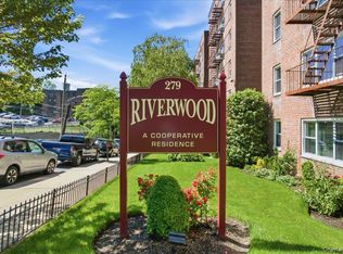 279 N Broadway APT 8R, Yonkers, NY 10701