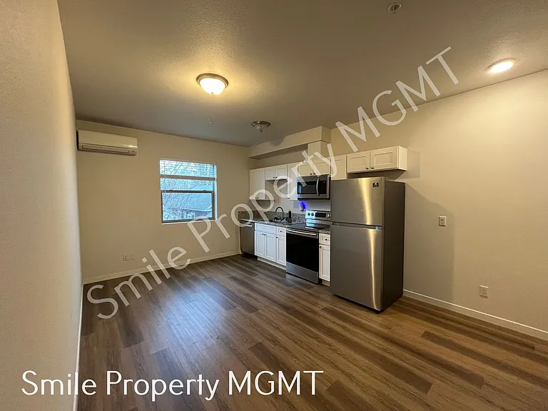 6940 SE Long St — Photo 4