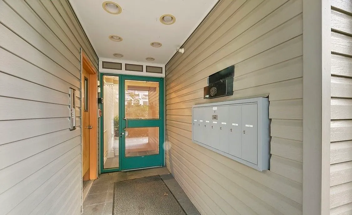 2 bed, 804 sqft, $2,700 — Photo 3