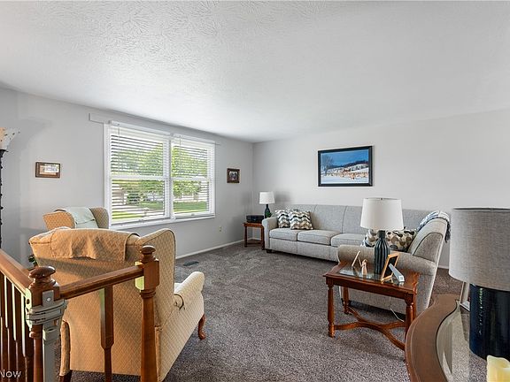 5th image of 4506 Honeysuckle Dr