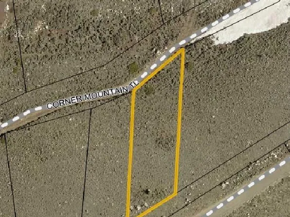 5 Ridge Rd, Centennial, WY 82055