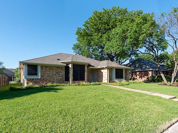 2nd image of 2013 Robin Hill Ln