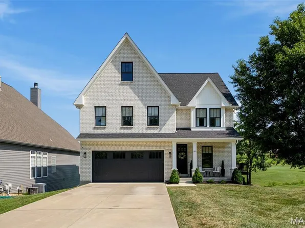 501 Fairway Oaks Dr, Eureka, MO 63025