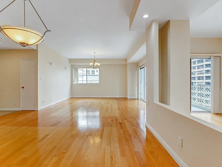 10787 Wilshire Blvd #802 — Photo 26