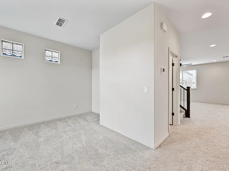 8961 W San Juan Ave — Photo 3