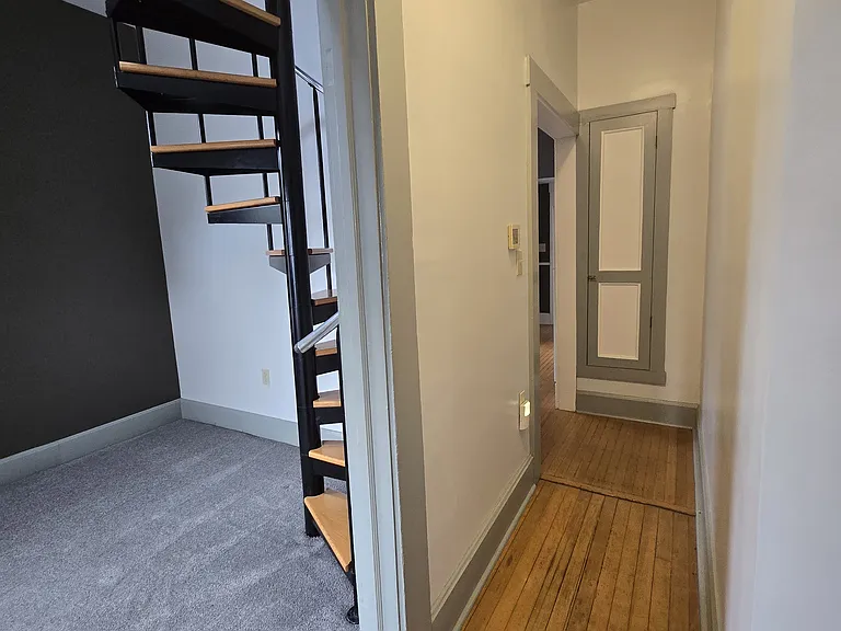 1309 E 10th St #2 — Photo 16