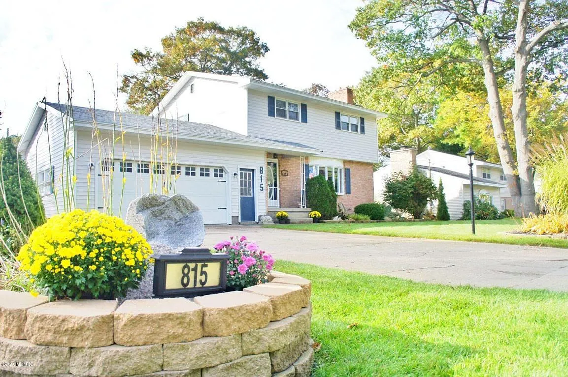 815 Winslow Ct photo 1