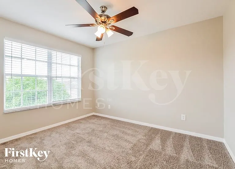 733 Wildflower Rd — Photo 10