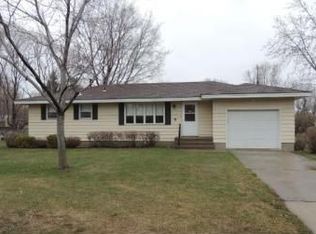 9850 94th Ave N, Maple Grove, MN 55369