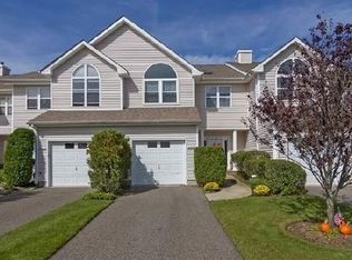 2802 Bayberry Path, Riverhead, NY 11901