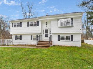 87 Woodland Rd, Piscataway, NJ 08854