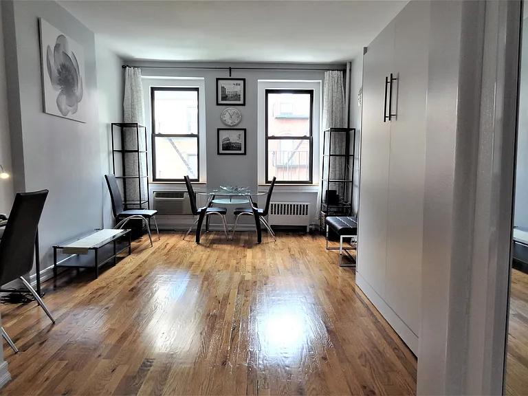 237 E 88th St #403 — Photo 1