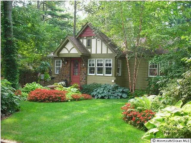 321 Deerfoot Ln photo 1