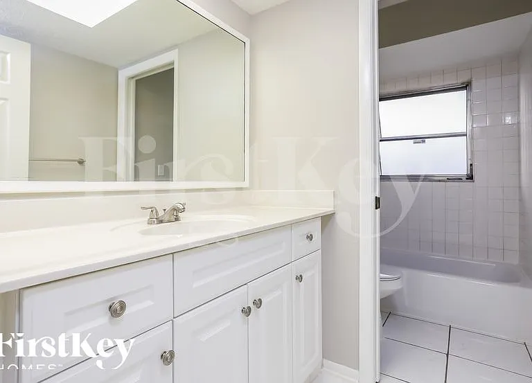 3423 SE 8th Pl — Photo 17