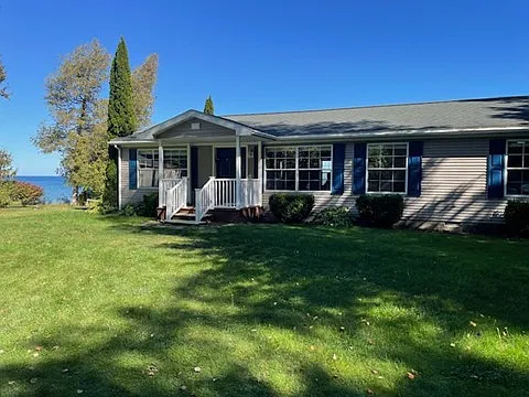3 bed, 1404 sqft, $1,875 — Photo 2