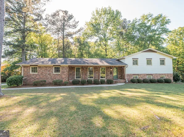 1420 Maplewood Dr, Macon, GA 31210