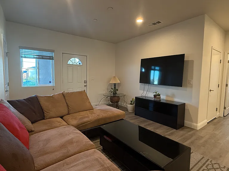 9413 Carter Ct — Photo 2